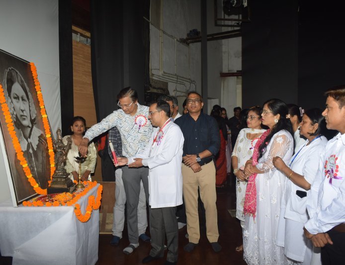 अम्बेडकर नगर : अंतर्राष्ट्रीय नर्स दिवस 2026,  मेडिकल कॉलेज में नर्सों का सम्मान, समर्पण को मिली सराहना