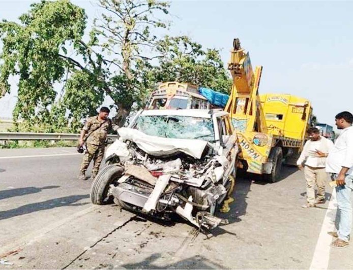 खगड़िया : NH-31 पर भीषण सड़क हादसा, शिक्षिका समेत 3 लोगों की मौत; मचा कोहराम