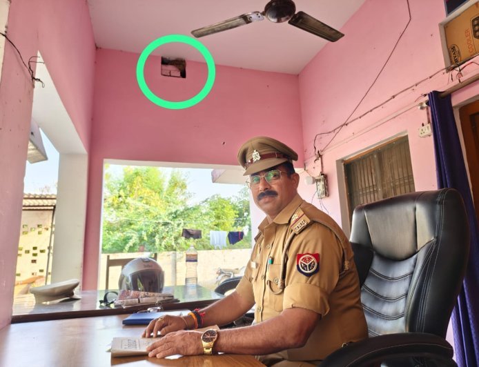 अयोध्या: खण्डासा चौकी इंचार्ज ने पेश की संवेदनशीलता की मिसाल, गौरैया के लिए बंद किया पंखा, गर्मी में सुन रहे फरियाद
