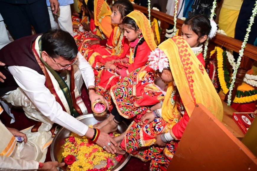 डोल आश्रम में सीएम ने की पूजा-अर्चना