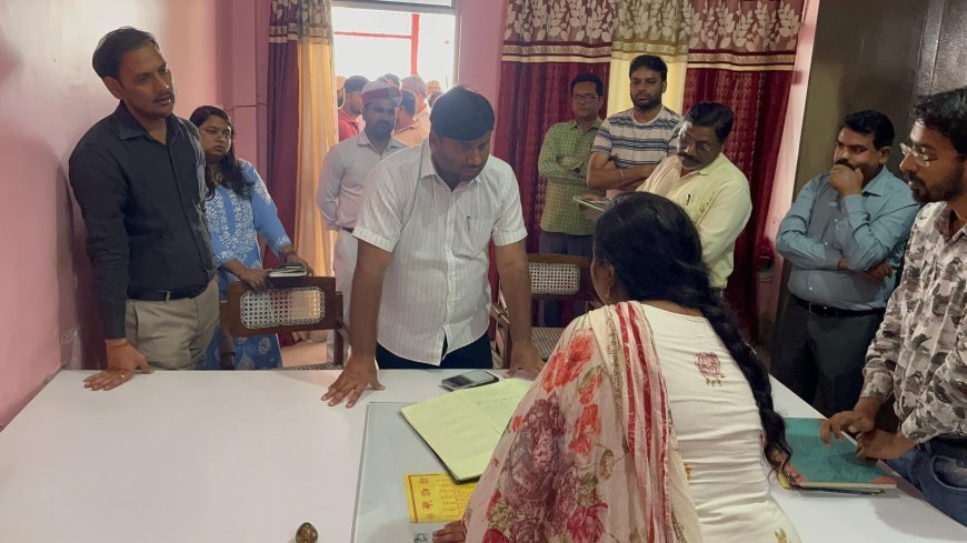 पलियाकला नगर पालिका में एडीएम की छापेमारी