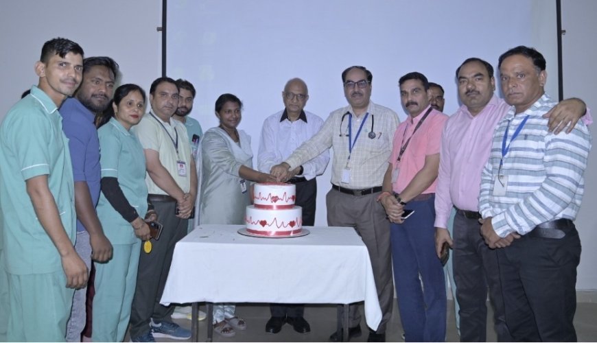 मथुरा : के.डी. हॉस्पिटल एवं के.डी. नर्सिंग कॉलेज में मना अंतरराष्ट्रीय नर्स दिवस