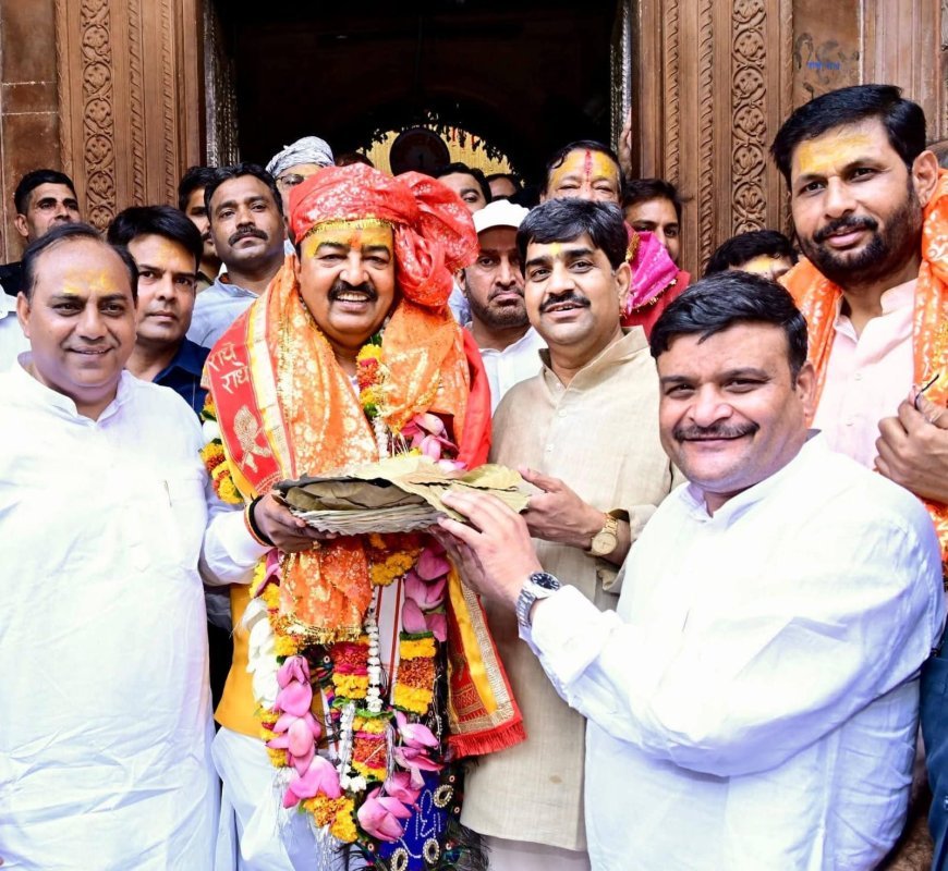 मथुरा पहुंचे उपमुख्यमंत्री, भाजपा कार्यकर्ताओं ने किया भव्य स्वागत, अधिकारियों संग की समीक्षा बैठक