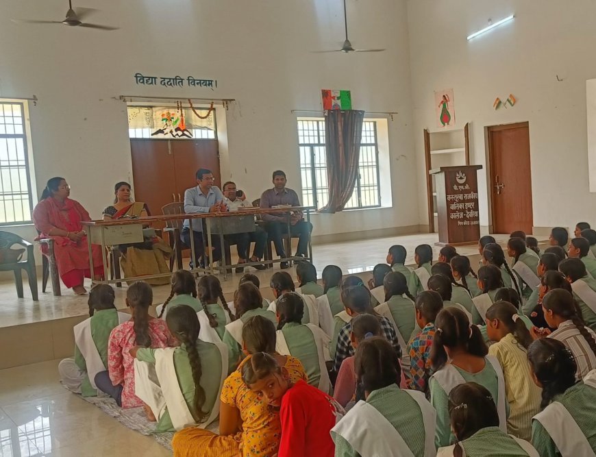 देवरिया में एचपीवी टीकाकरण के लिए छात्राओं को किया गया जागरूक
