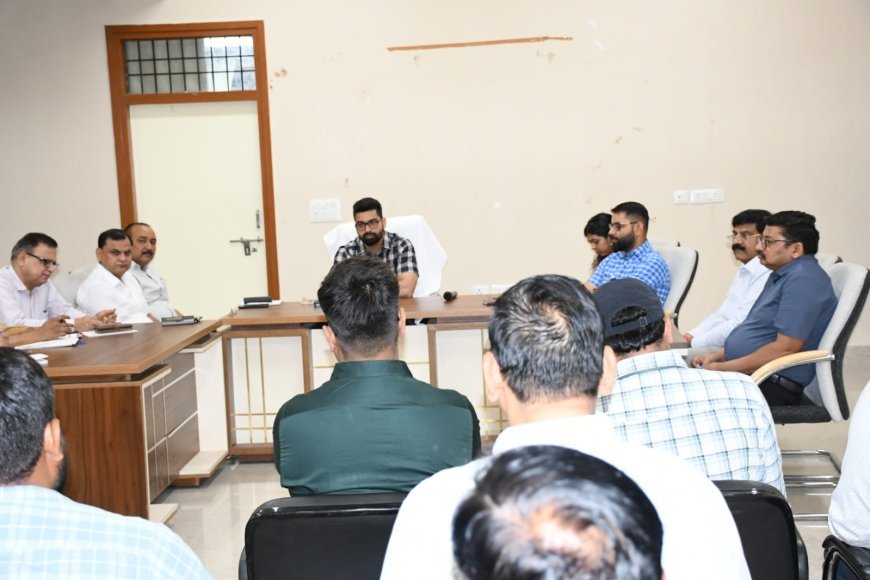 गंगा दशहरा की तैयारियों को लेकर नगर आयुक्त ने की समीक्षा बैठक, अधिकारियों को दिए निर्देश