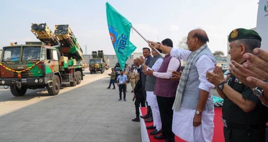 महाराष्ट्र : रक्षा मंत्री राजनाथ ने भारत की पहली 300 किलोमीटर की सार्वभौमिक रॉकेट प्रक्षेपण प्रणाली को दिखाई हरी झंडी