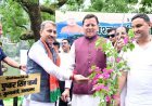 नैनीताल : विश्व पर्यावरण दिवस : भीमताल झील पर सीएम धामी ने रोपा मां के नाम बोगनबेलिया का पौधा