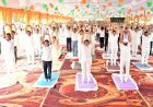लखीमपुर खीरी: जिलाधिकारी खीरी व वरिष्ठ पुलिस अधीक्षक खीरी द्वारा सामुहिक योगाभ्यास का आयोजन