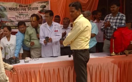अयोध्या: विश्व पर्यावरण दिवस पर बाँटे गये नीम के पौधे, तुलसी पूजन कर हुआ कार्यक्रम का शुभारम्भ