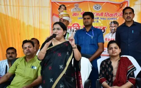 हरदोई: रात्रि चौपाल में पहुंचीं राज्यमंत्री रजनी तिवारी, जनसमस्याएं सुन अधिकारियों को दिए त्वरित निस्तारण के निर्देश