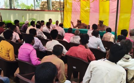 लखीमपुर खीरी: थाना फरधान में नवागत थाना प्रभारी निराला तिवारी की पहल, ताजियेदारों संग पीस कमेटी बैठक संपन्न