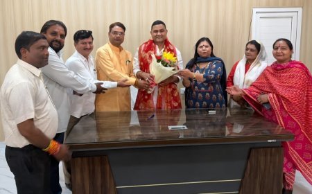 देहरादून : शहरी विकास मंत्री से मिला भाजपा पार्षदों का प्रतिनिधि मंडल