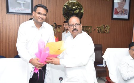 लखीमपुर खीरी : पीएम विकसित भारत रोजगार योजना कार्यक्रम में 15 परिवारों को मिली ₹2 लाख की सहायता ।