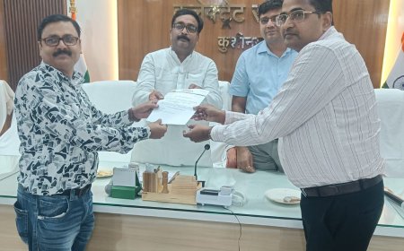 कुशीनगर:: प्रधानमंत्री विकसित भारत रोजगार योजना के अंतर्गत नवनियुक्त कर्मचारियों को वितरित किए गए नियुक्ति पत्र