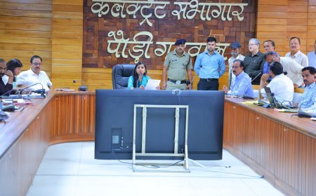 पौड़ी गढ़वाल: जनता मिलन में डीएम स्वाति भदौरिया ने शिकायतों के समयबद्ध निस्तारण के दिए निर्देश