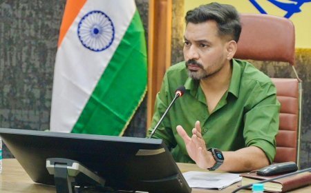 देहरादून : बैंकों की मनमानी पर डीएम सख्तः ‘जनता को परेशान किया तो होगी कार्रवाई, जिले का पैसा जिले के विकास में ही लगेगा’