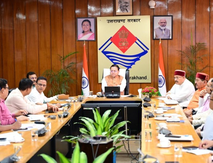 देहरादून : चारधाम यात्रा प्रबंधन का मूल मंत्र हो ‘सुरक्षित यात्रा, सुगम दर्शन और सतत संवाद‘ : धामी