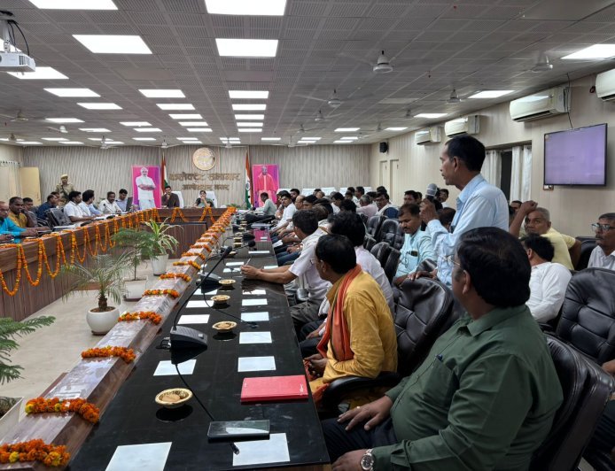अम्बेडकर नगर: जिलाधिकारी का शक्त निर्देश:बिना फार्मर आईडी की नहीं मिलेगी खाद