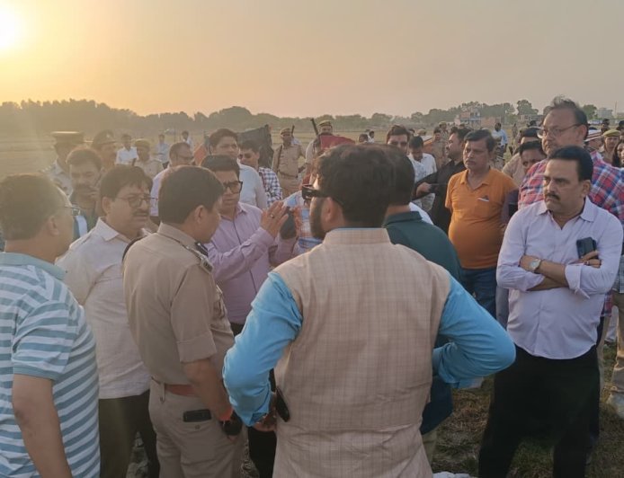 मुख्यमंत्री के प्रस्तावित कार्यक्रम को लेकर भौनीखेड़ा में अधिकारियों ने किया संयुक्त निरीक्षण
