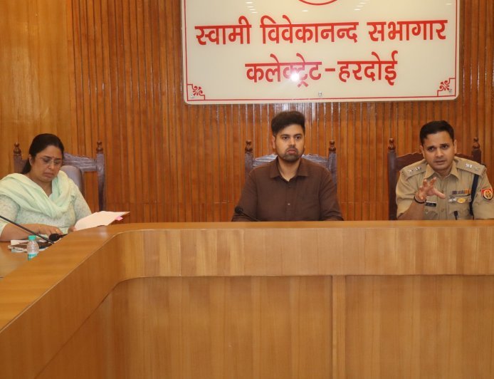 हरदोई: नीट परीक्षा को लेकर प्रशासन सतर्क, केंद्रों पर लगेंगे जैमर और सीसीटीवी कैमरा