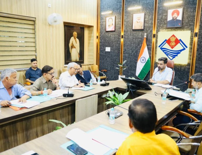 देहरादून : जिले में 98.22 प्रतिशत गणना प्रपत्र वितरित, 2.06 लाख से अधिक मतदाताओं का डिजिटाइजेशन पूर्ण
