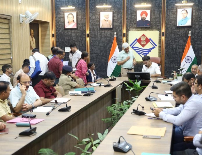 देहरादून :  शिकायत-बहुल क्षेत्रों की होगी जीआईएस मैपिंग, तय होगी अधिकारियों की जवाबदेही-डीएम