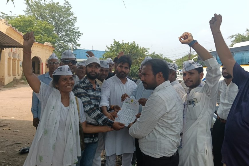 अयोध्या: बिजली संकट, महंगी दरों और स्मार्ट मीटर के खिलाफ AAP का प्रदर्शन, राज्यपाल के नाम सौंपा ज्ञापन