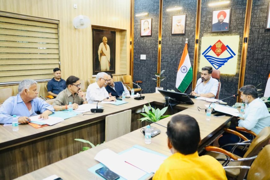 देहरादून : जिले में 98.22 प्रतिशत गणना प्रपत्र वितरित, 2.06 लाख से अधिक मतदाताओं का डिजिटाइजेशन पूर्ण