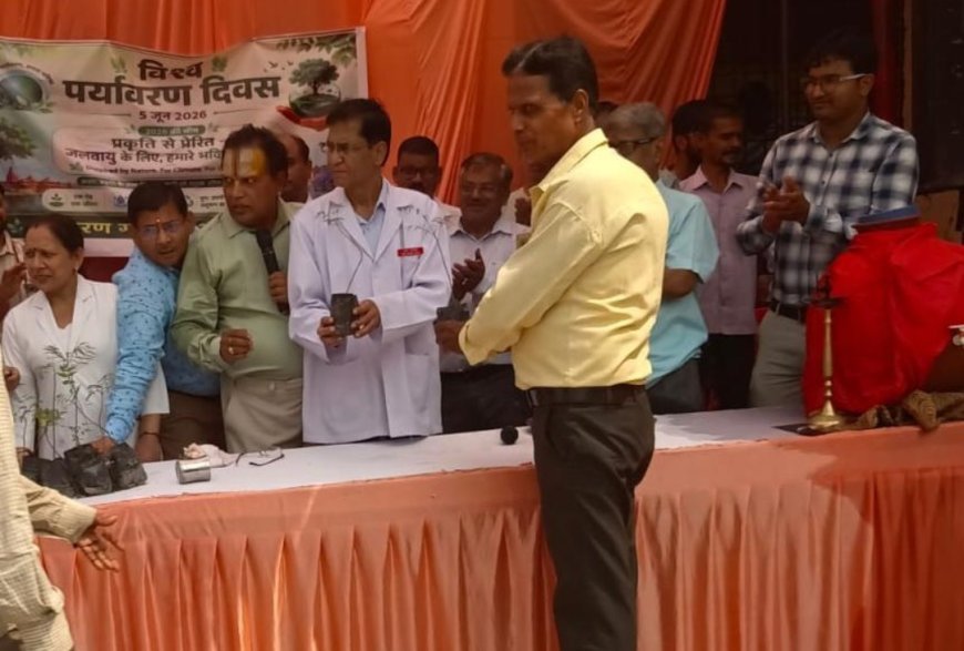 अयोध्या: विश्व पर्यावरण दिवस पर बाँटे गये नीम के पौधे, तुलसी पूजन कर हुआ कार्यक्रम का शुभारम्भ