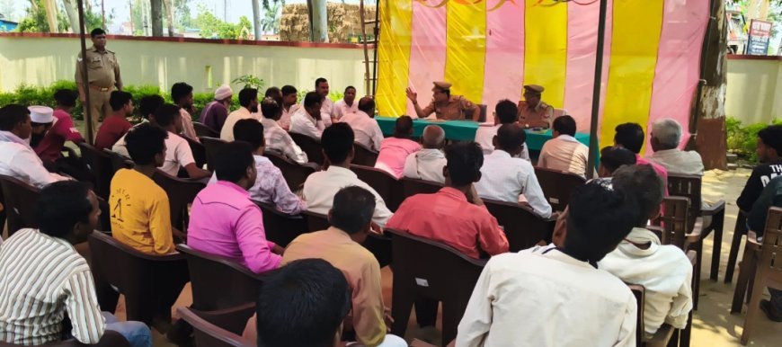लखीमपुर खीरी: थाना फरधान में नवागत थाना प्रभारी निराला तिवारी की पहल, ताजियेदारों संग पीस कमेटी बैठक संपन्न