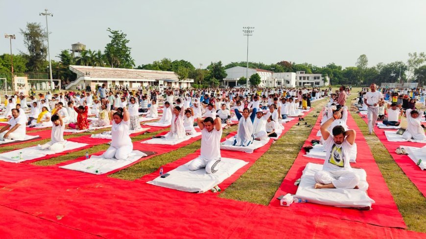 हरदोई : योग से निरोगी काया का संदेश, हरदोई में उत्साह और उमंग के साथ मनाया गया 12वां अंतर्राष्ट्रीय योग दिवस