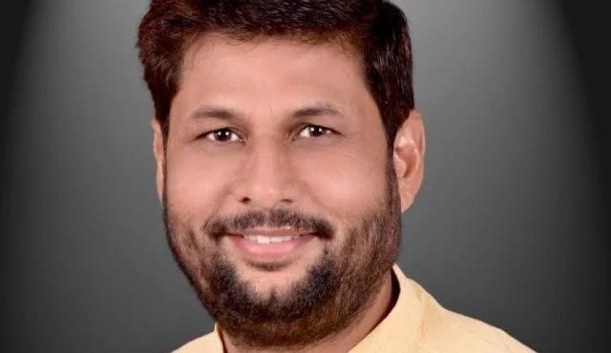 मथुरा : मुना एक्सप्रेस-वे पर विधायक की एस्कॉर्ट गाड़ी दुर्घटनाग्रस्त, उपनिरीक्षक की हार्ट अटैक से मौत