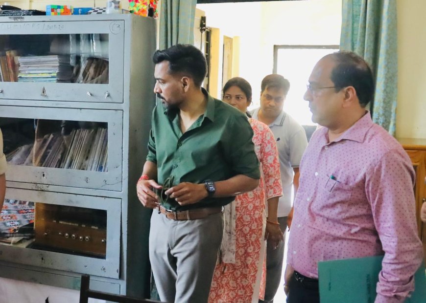 देहरादून : डीएम डॉ0 आशीष चौहान ने नारी निकेतन, बाल सुधार गृह एवं किशोरी गृह का किया निरीक्षण; सुरक्षा, स्वास्थ्य, शिक्षा एवं पुनर्वास व्यवस्थाओं को और सुदृढ़ बनाने के दिए निर्देश ।