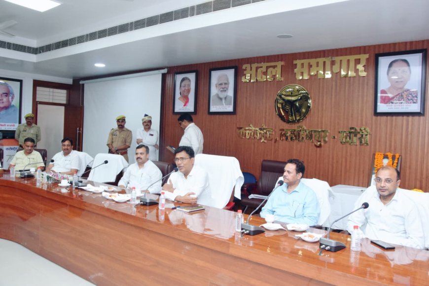 लखीमपुर खीरी: भामाशाह जयंती पर 'व्यापारी कल्याण दिवस' आयोजित, डीएम ने शीर्ष करदाताओं को किया सम्मानित