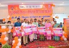 हरदोई : मुख्यमंत्री शिक्षक कैशलेस चिकित्सा योजना का शुभारंभ, आबकारी मंत्री नितिन अग्रवाल ने शिक्षकों को वितरित किये  हेल्थ कार्ड