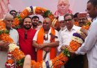 उन्नाव : करौली शंकर महादेव का पुष्प फाउंडेशन के पुष्पेन्द्र सिंह ने ऊंचगाँव कस्बे में किया स्वागत