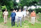 लखीमपुर खीरी : वृक्षारोपण अभियान की तैयारियों का डीएम ने किया निरीक्षण ।