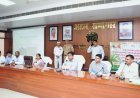 लखीमपुर खीरी : कृषि योजनाओं की डीएम ने की समीक्षा