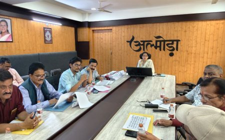 अल्मोड़ा : एसआईआर को लेकर राजनीतिक दलों के साथ बैठक