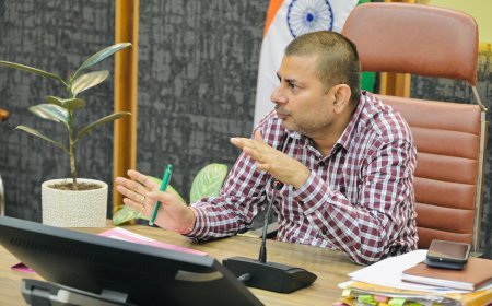 देहरादून : डीएम की बैठक, कारगिल विजय दिवस की तैयारियों को अंतिम रूप