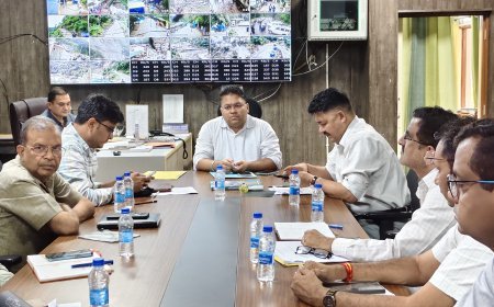 रुद्रप्रयाग : भारी बारिश पर रुद्रप्रयाग प्रशासन अलर्ट, डीएम ने कंट्रोल रूम से की तैयारियों की समीक्षा
