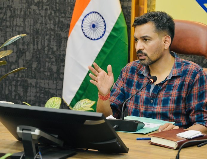 देहरादून : एसआईआर-2026 में 100% गणना प्रपत्र वितरण, 86.34% डिजिटाइजेशन पूर्ण