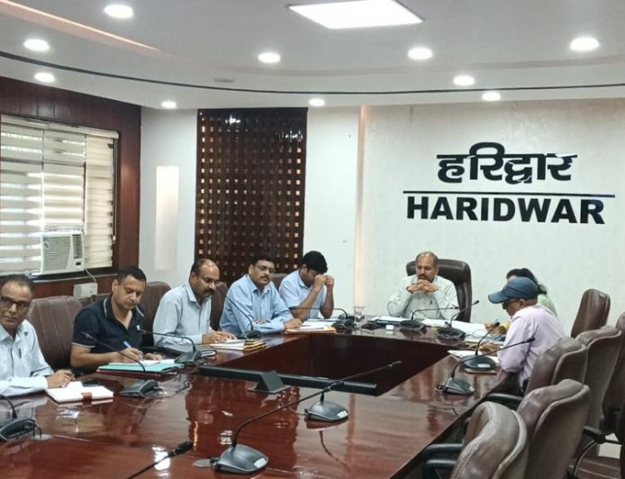हरिद्वार : ठोस अपशिष्ट प्रबंधन को लेकर सीडीओ डॉ. ललित नारायण मिश्र के सख्त निर्देश