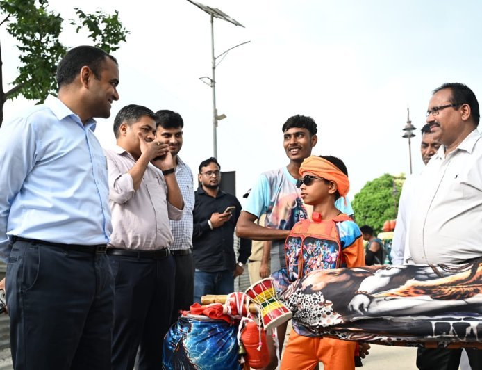 हरिद्वार : कांवड़ मार्ग पर डीएम का निरीक्षण ।