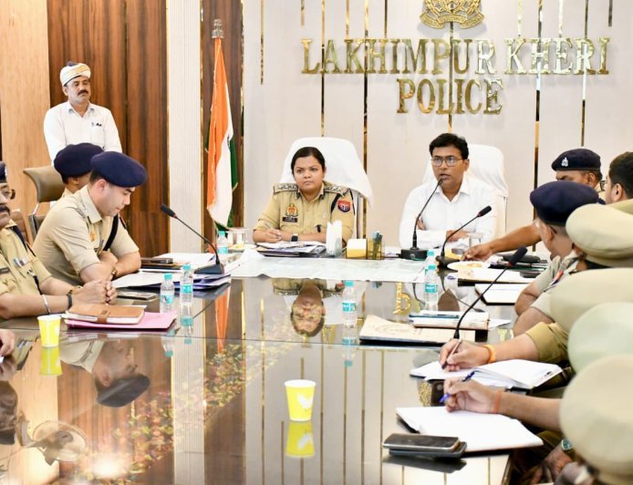 लखीमपुर खीरी : कांवड़ सुरक्षा को लेकर समीक्षा बैठक