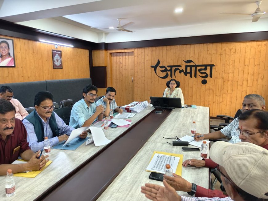 अल्मोड़ा : एसआईआर को लेकर राजनीतिक दलों के साथ बैठक