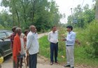 गुजीदेई में जलभराव से घिरा ट्रांसफार्मर एक सप्ताह में ऊंची जगह होगा शिफ्ट,  जेई ने निरीक्षण कर दिया आश्वासन