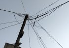 हर पल मौत का साया, जर्जर हाईटेंशन तारों से खौफ में कछौना के दर्जनों गांवों के किसान