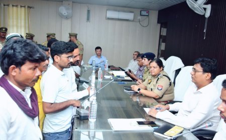 लखीमपुर खीरी : समाधान दिवस में डीएम के निर्देश ।