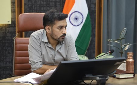 देहरादून : राजस्व वसूली पर डीएम सख्त